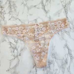 Victorias Secret Thong String Floral Lace panty M